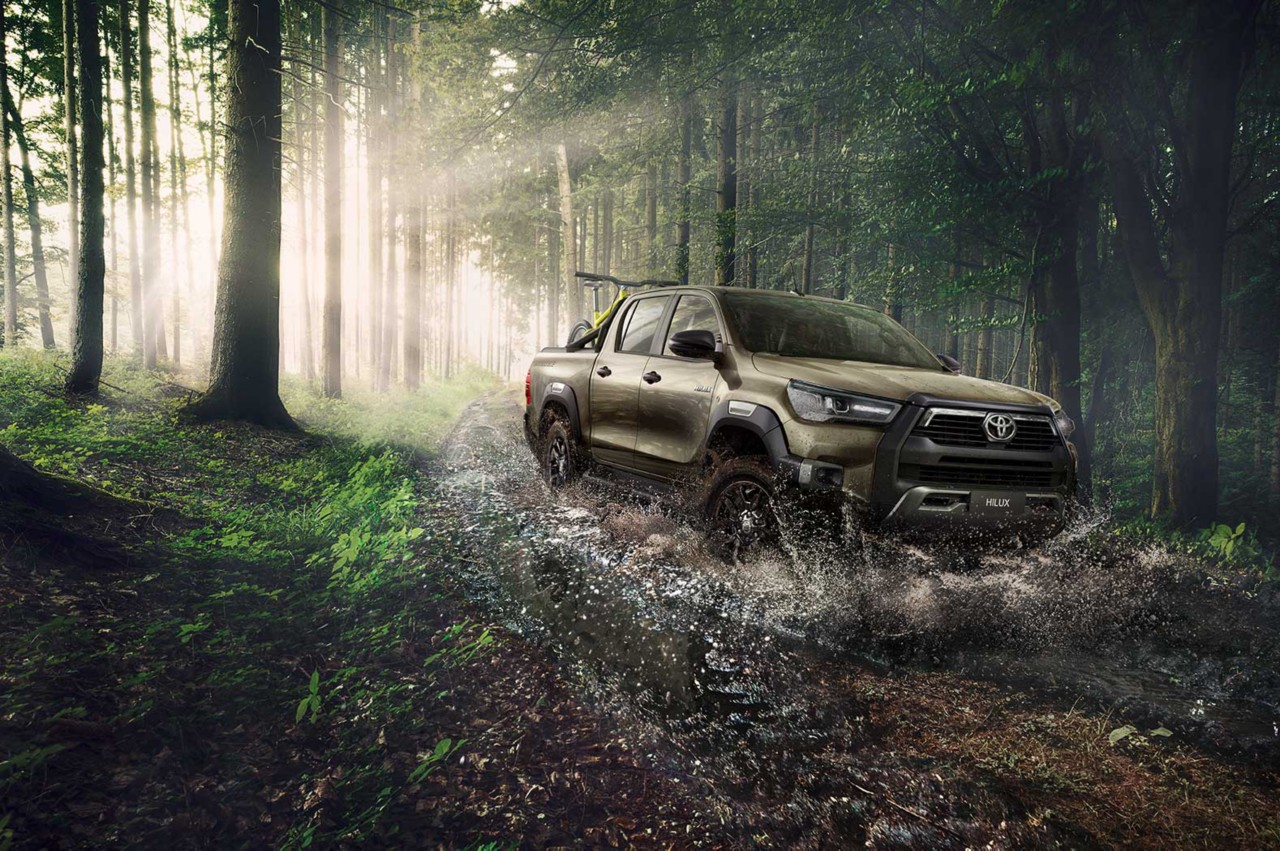 Construit pour la grandeur. Conçu pour le plaisir - pick up, Hilux invincible